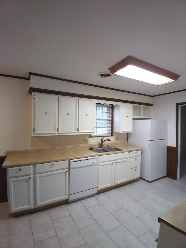 Photo - 100 Meadow Pl