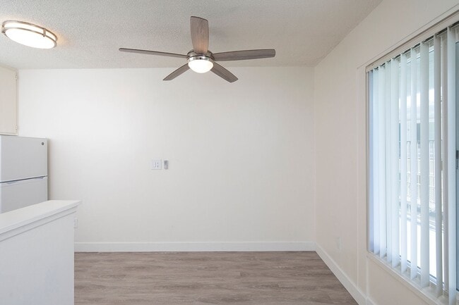 Photo - Aztec Pacific Apartments