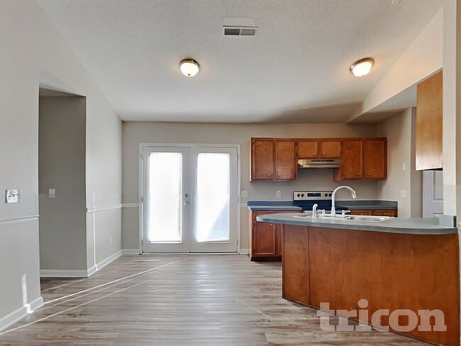 Photo - 120 Huntwood Trail