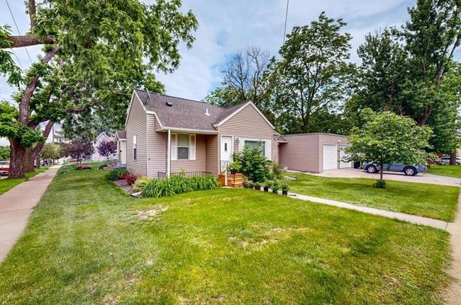 Photo - 620 2nd Ave NW Unidad A