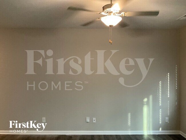 Photo - 3302 Newell Vlg Dr