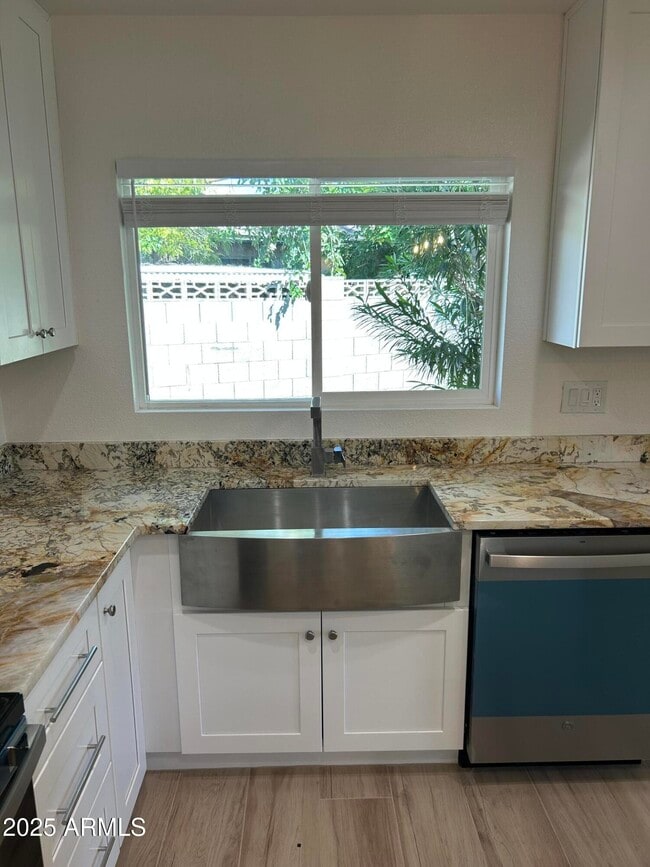 Photo - 7211 N 46th Ave