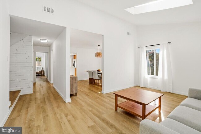 Photo - 1527 Hiddenbrook Dr