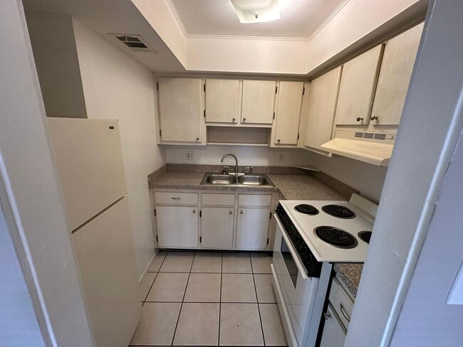 Photo - GREEN TEE VILLAGE 1 BED FOR RENT - FAST APPROVAL!