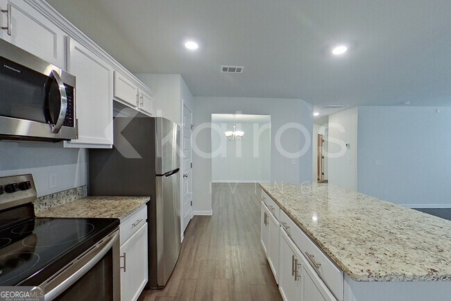 Photo - 247 Western Red Cedar Dr