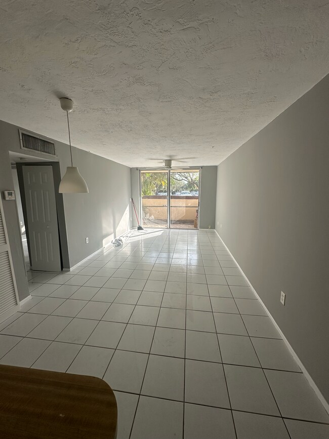 Photo - 7300 NW 17th St Unit 117