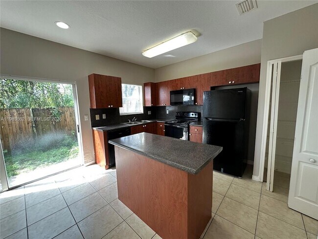 Photo - 1536 SE 31st Ct