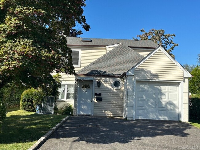 Building Photo - 15 Manhasset Ave Rental