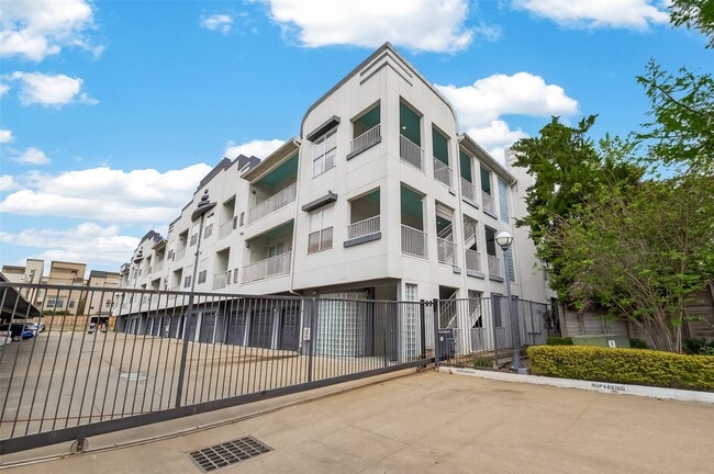 Building Photo - 1441 East St Unit 308