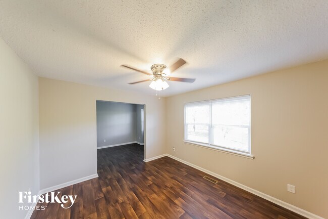 Photo - 8263 Country Cir