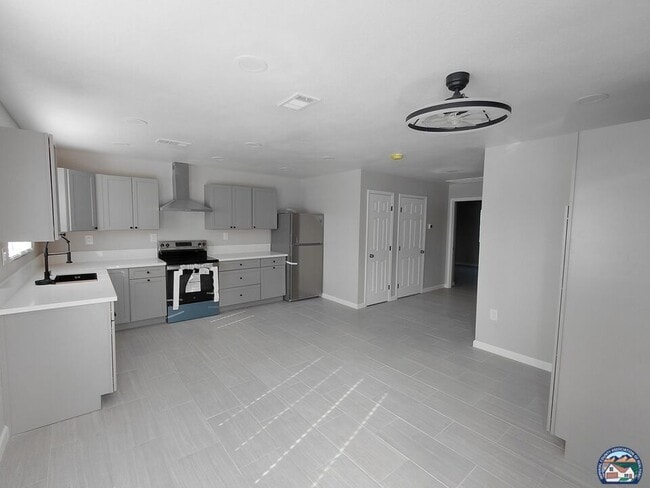 Photo - 510 Encinas Ave Unit Apt E