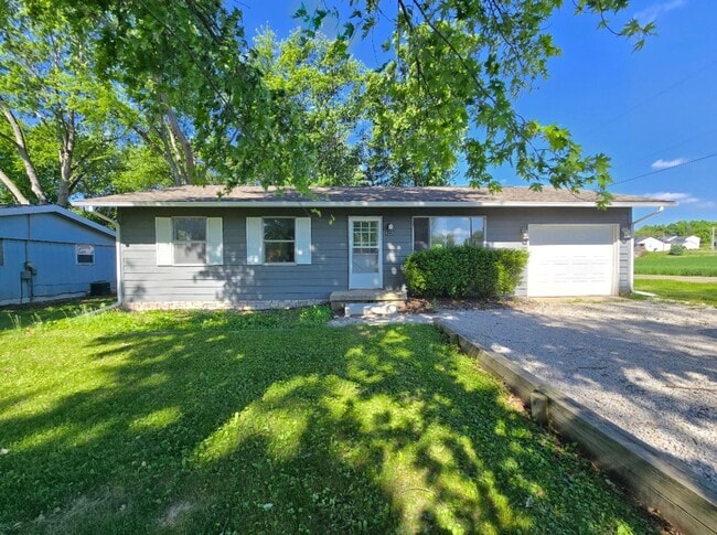 Building Photo - Updated 3 Bedroom Home in Downs