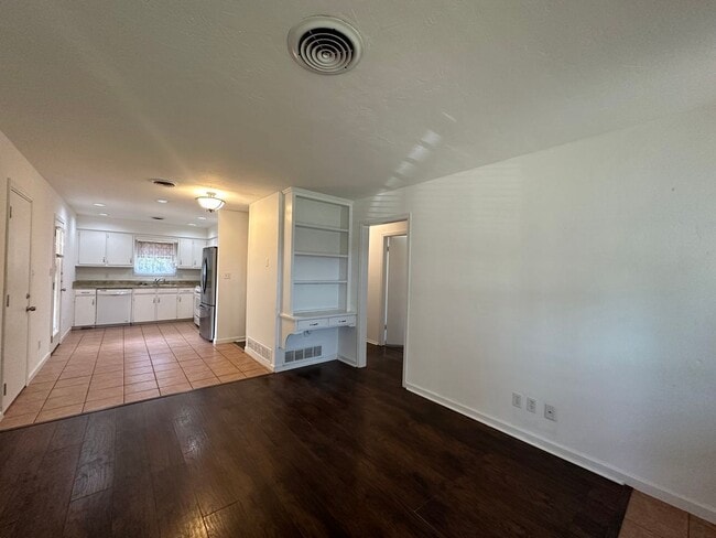 Photo - 330 E Wilson Ave