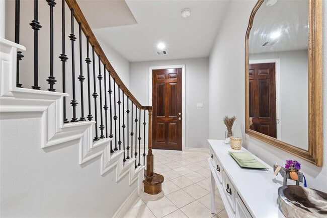 Photo - 2712 Sherwin St