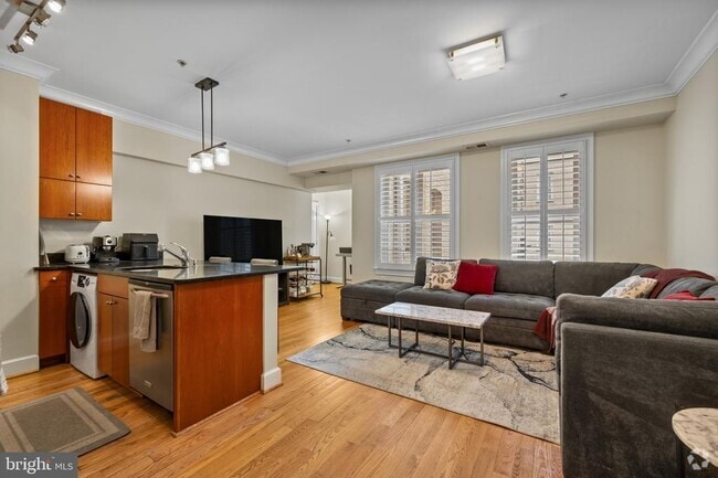 Building Photo - 1121 24th St NW Unit 108 Rental