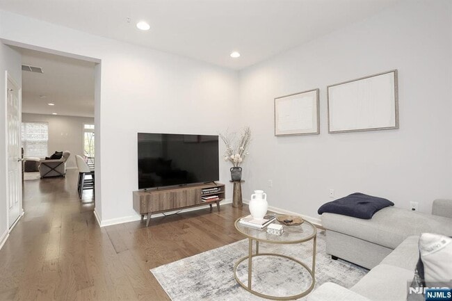 Photo - 4 Masterson Ct Unit 4