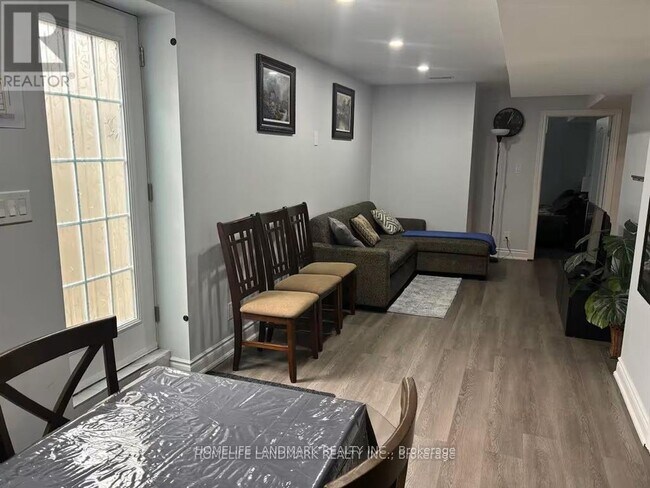 Photo - 794 Biggar Heights