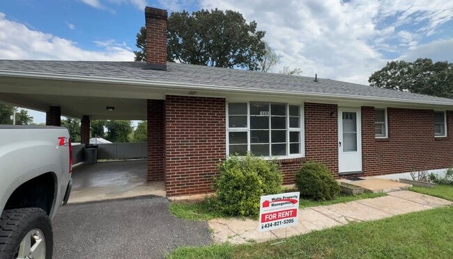 Building Photo - 145 Madison Cir