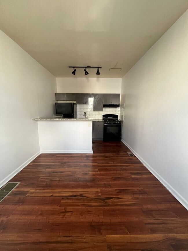 Photo - 2600 E Somerset St Unidad 2