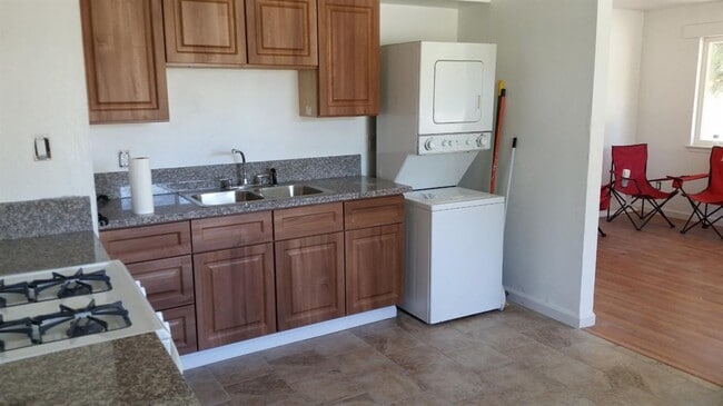 444-444 Harding Ave Unit 440 Harding Ave