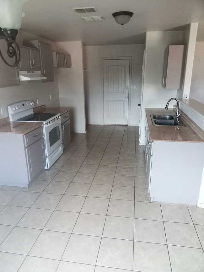 Photo - 2007 89th St