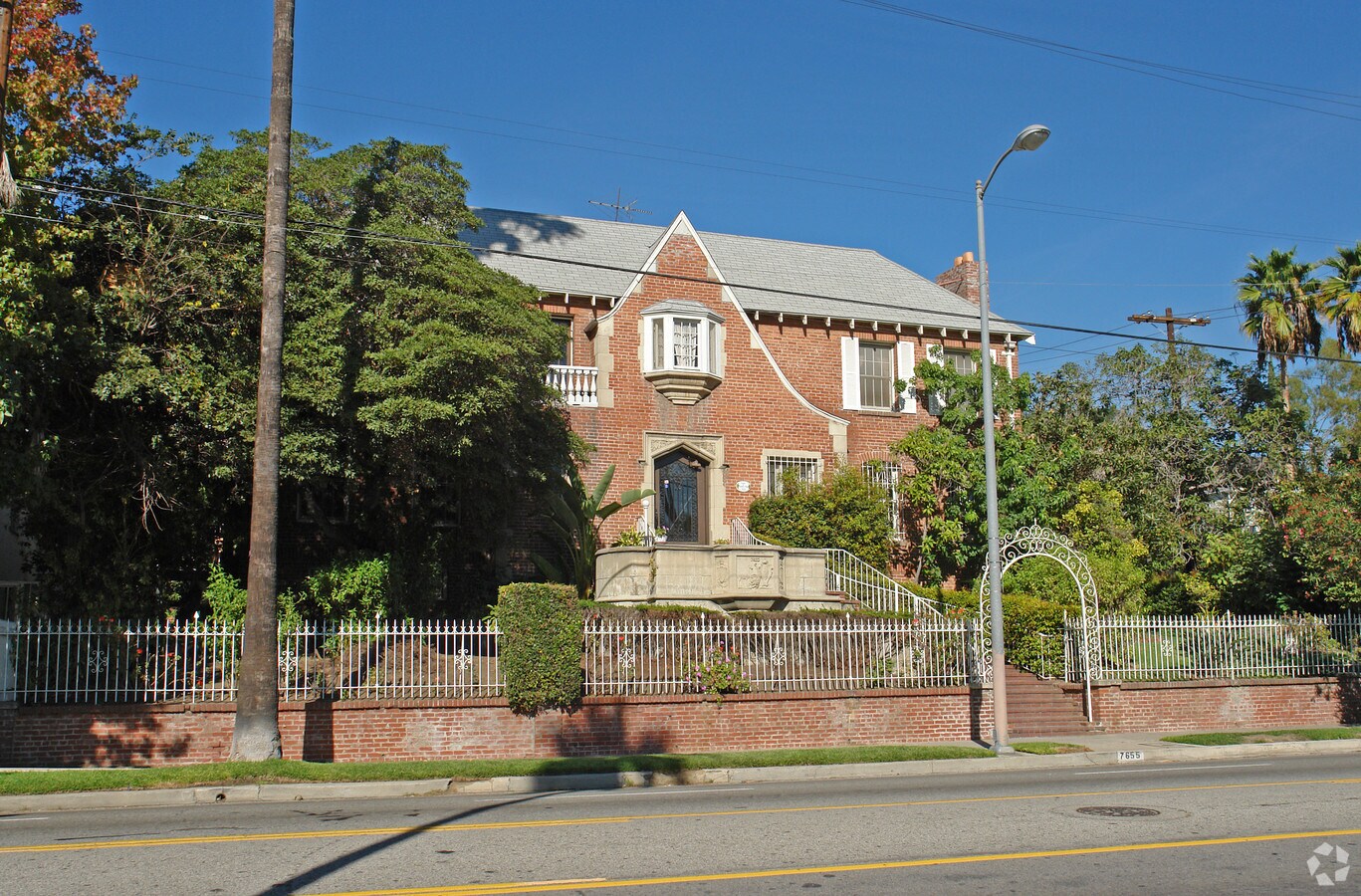 Photo - 7655 Hollywood Blvd