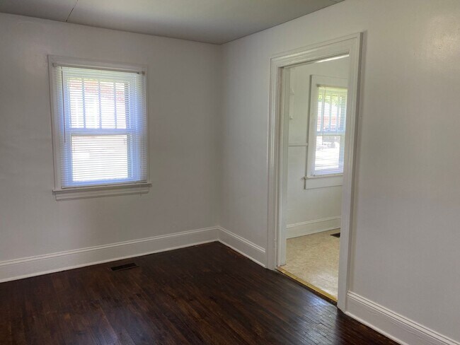 Photo - 2 BR 1 BA Close to Hospital