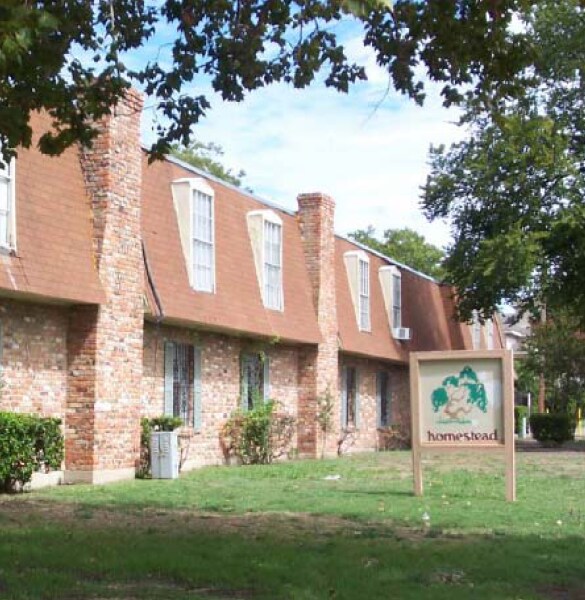 Homestead Apartments - Monarch Villas Apartments