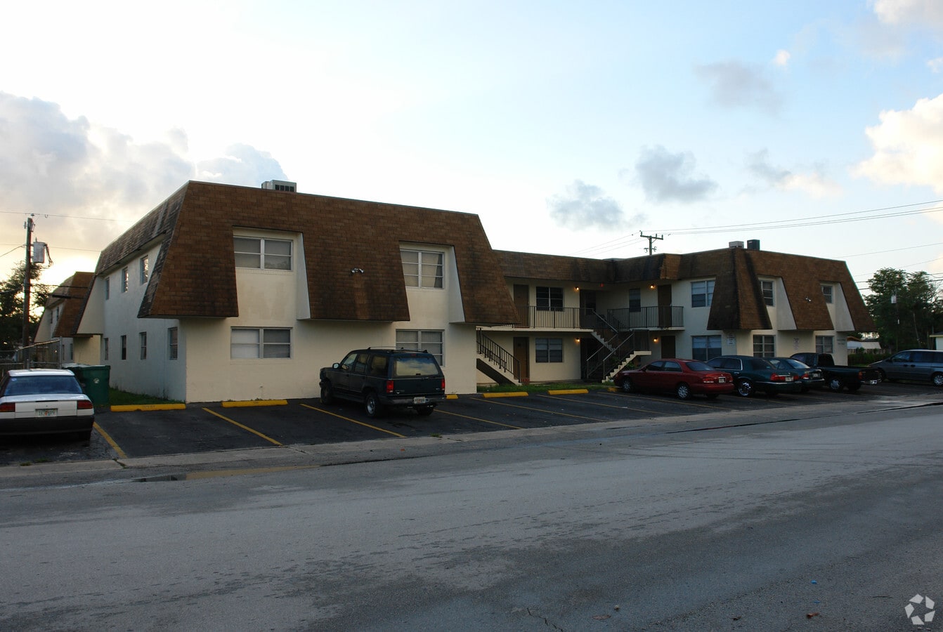 3810 SW 60 Ave - 3810 SW 60 Ave Apartments