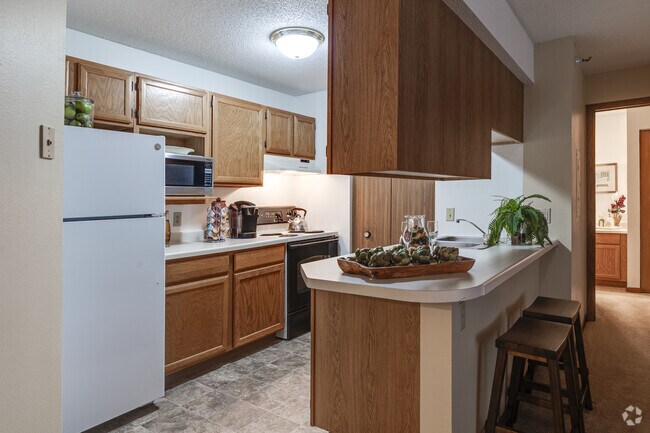 2BR, 2BA - 1,095SF - Kitchen