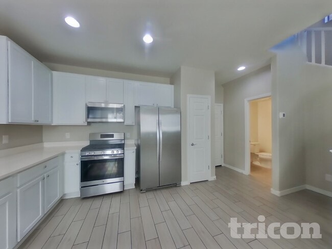 Photo - 5830 W Wood St