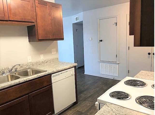 Photo - Sulphur Apartments