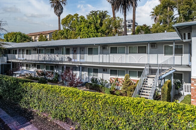 Alternate - Green Leaf Apartments