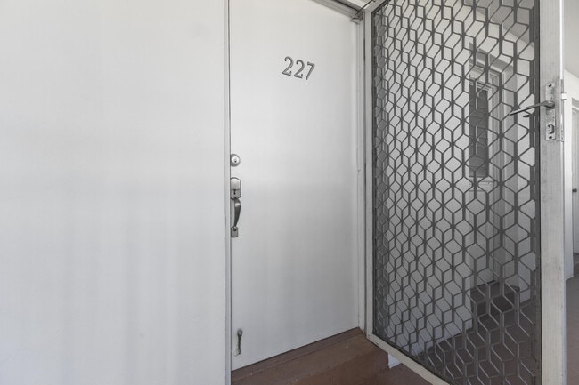 Photo - 5401 NW 2nd Ave Unidad 227