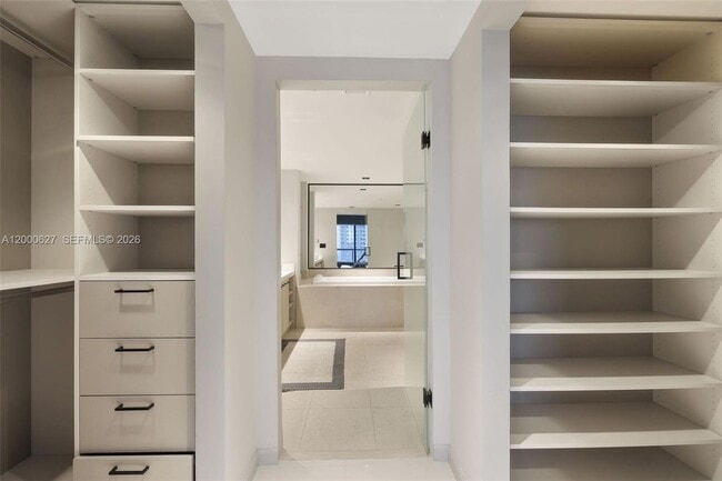 Photo - 465 Brickell Ave Unidad 1805