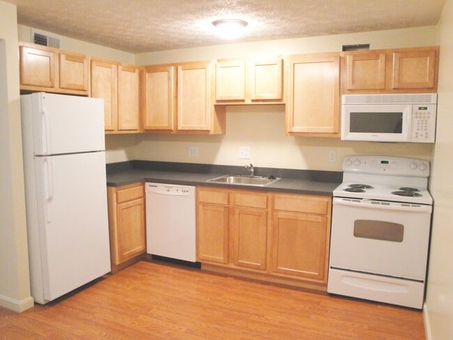 Building Photo - 525 Lowell Ave Unit 525-14