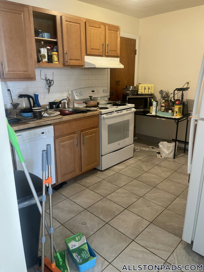 Photo - 10 Armington St Unit 4