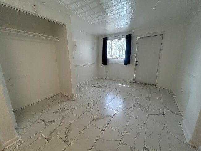 113 NW 11th St