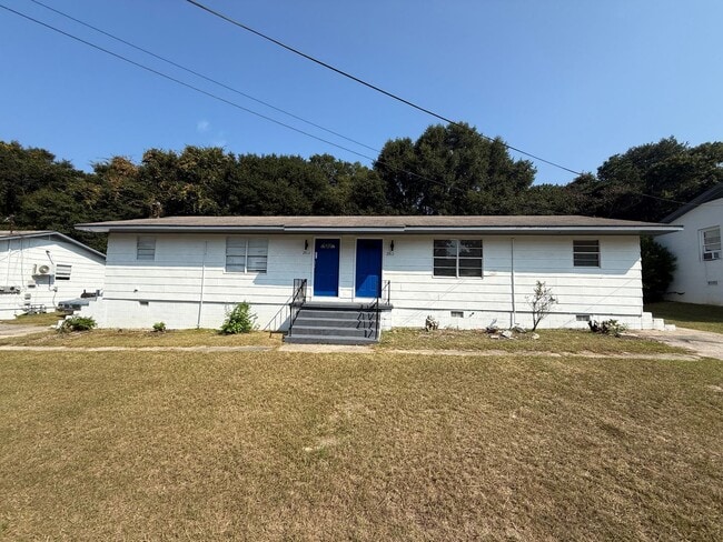 Building Photo - 2913 Skyline Rd