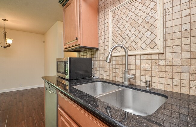 Building Photo - 6230 Canyon Rock Way