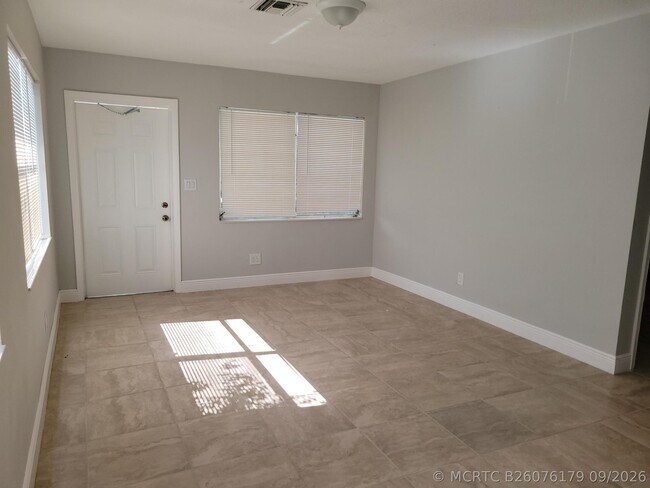 Photo - 651 NE 46th Ct
