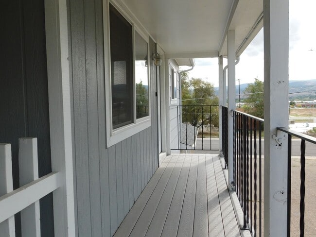 410 Franklin Ave Unit 2