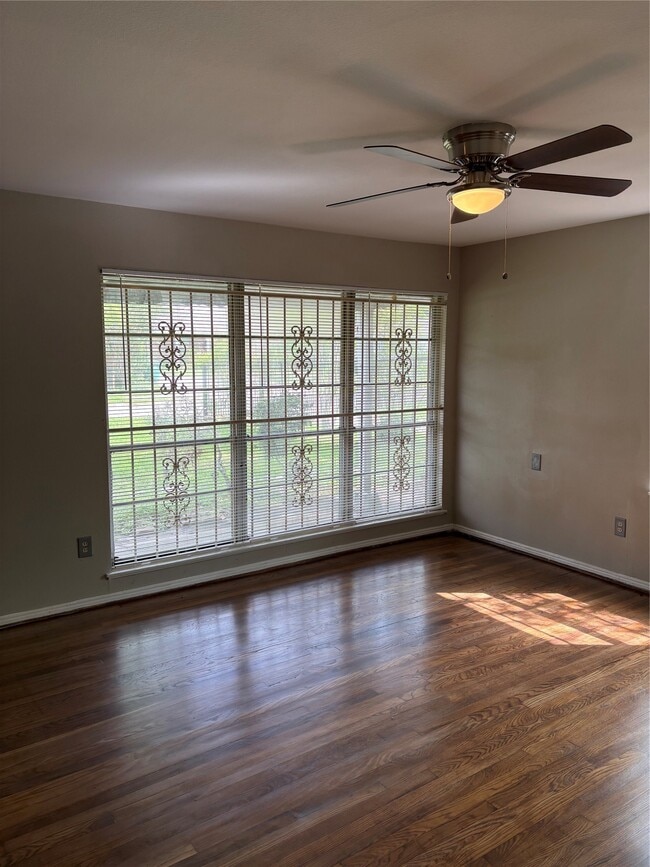 Photo - 5914 Ridgeway Dr