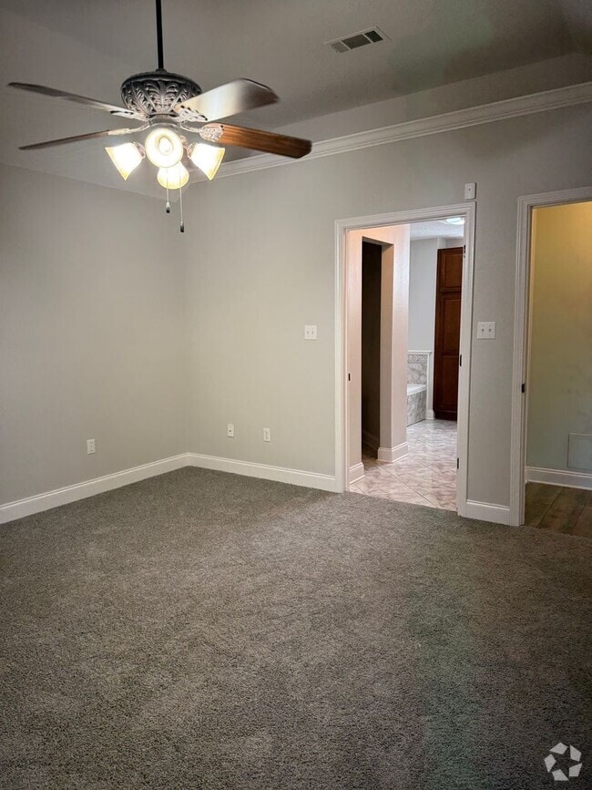 Building Photo - Corner Lot Beauty Rental