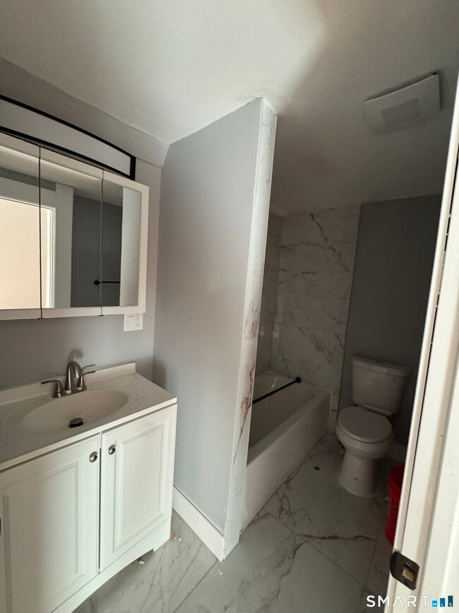 Photo - 52 Ann St Unit 2