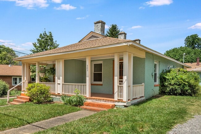 Building Photo - Dennis Street Unit 303