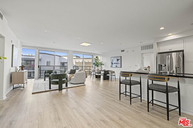 Photo - 629 Traction Ave Condo Unit 611