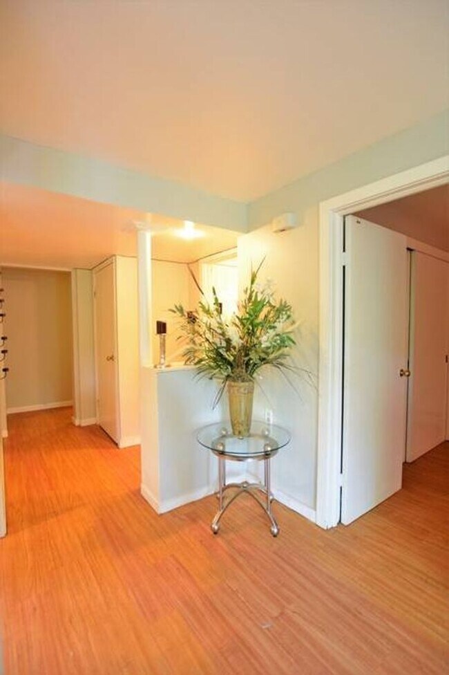 Photo - 924 Danby Rd Unit 2