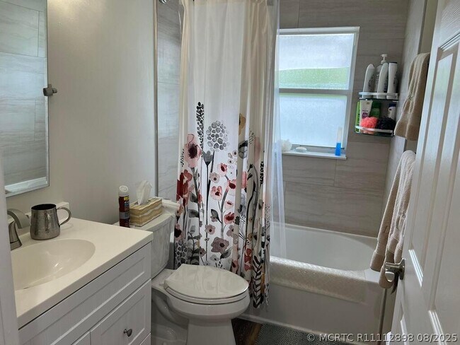 10596 Sunset Isles Ct