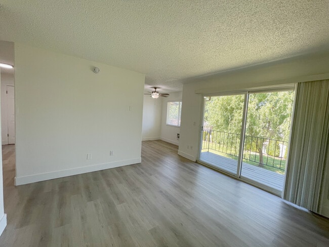 Photo - Covington Square Apartments